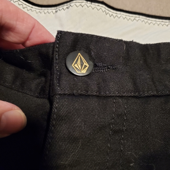 Volcom Frickin' Chino shorts-like new - Picture 3 of 6